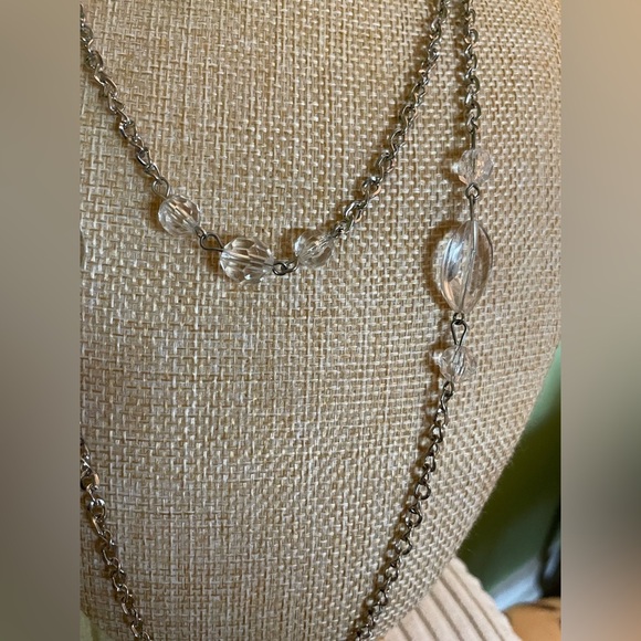 Elegant Silver Necklace and Hoop Earring Set - Picture 4 of 8